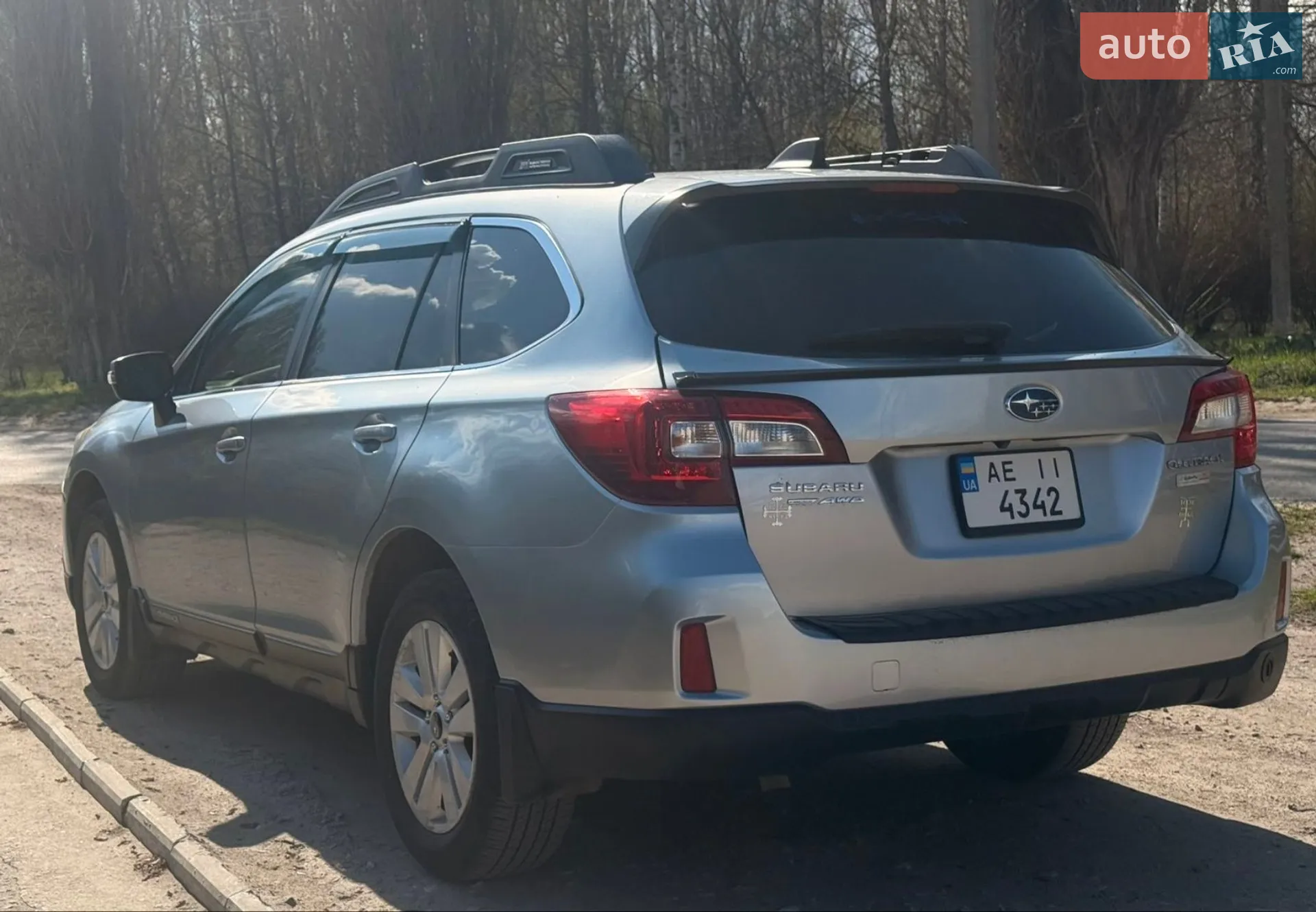 2016 Subaru Outback - мініатюра 2