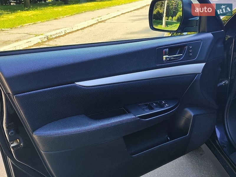 Универсал Subaru Outback 2011 в Желтых Водах