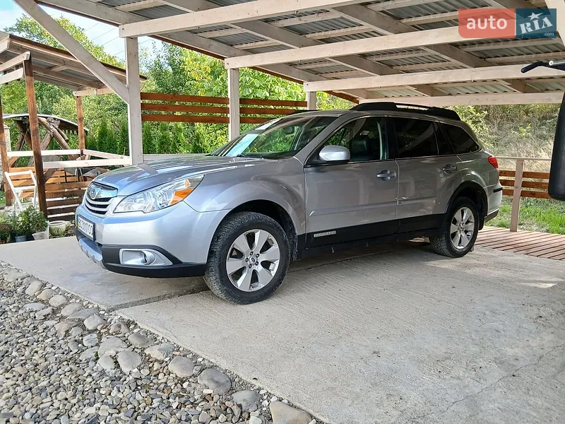 Subaru Outback 2011