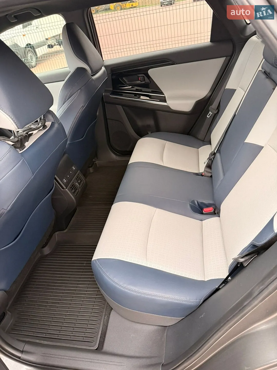Subaru Solterra 2022 VIN JTMABABA3PA007278 фото оголошення 19 з 30