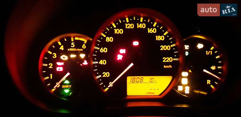 Хетчбек Subaru Trezia 2011 в Києві