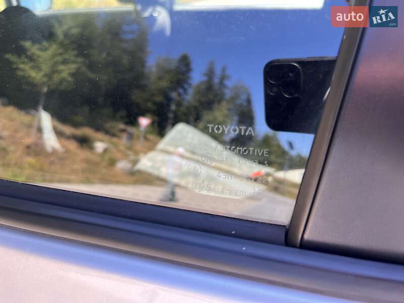Хетчбек Subaru Trezia 2012 в Києві