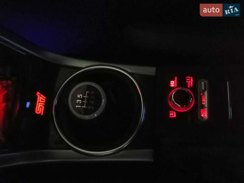 Седан Subaru WRX STI 2015 в Умани