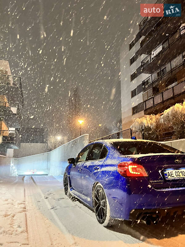 Седан Subaru WRX 2017 в Дніпрі