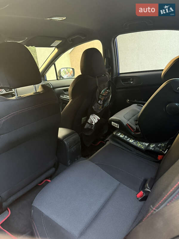 Седан Subaru WRX 2017 в Дніпрі