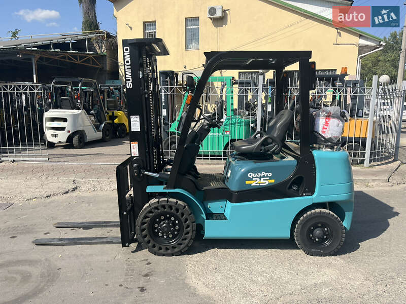 Вилочный погрузчик Sumitomo FG 2017 в 