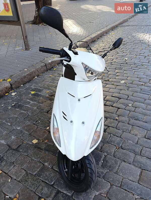 Макси-скутер Suzuki Address V125 2012 в Одессе