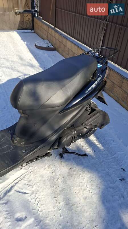 Макси-скутер Suzuki Address V125 2013 в Первомайске