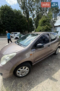 Хэтчбек Suzuki Alto 2010 в 