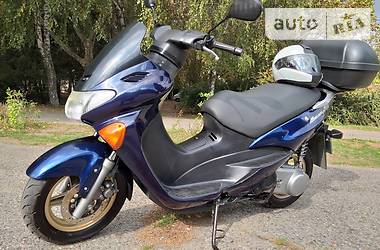 Максі-скутер Suzuki Avenis 150 2001 в 