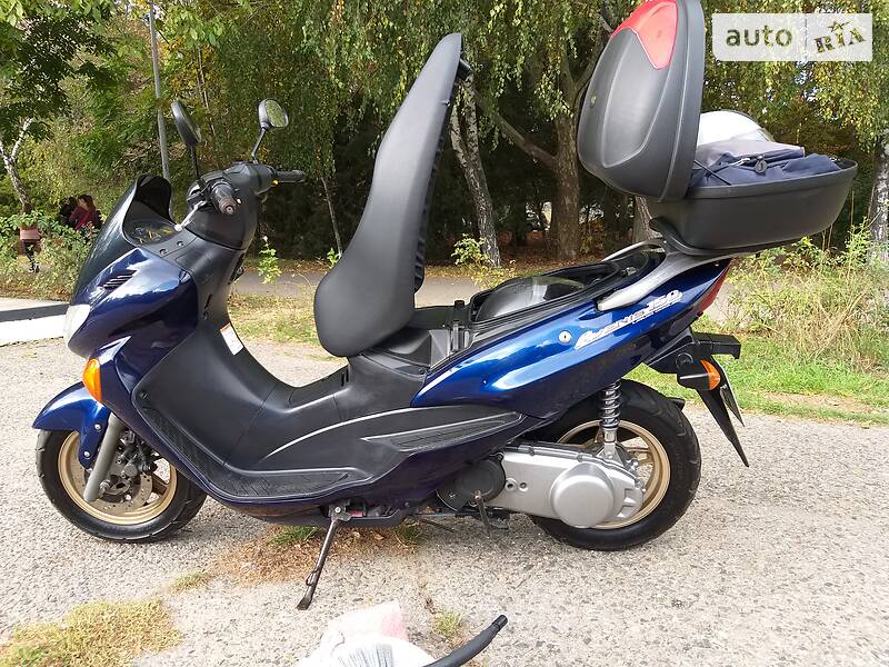 Максі-скутер Suzuki Avenis 150 2001 в 