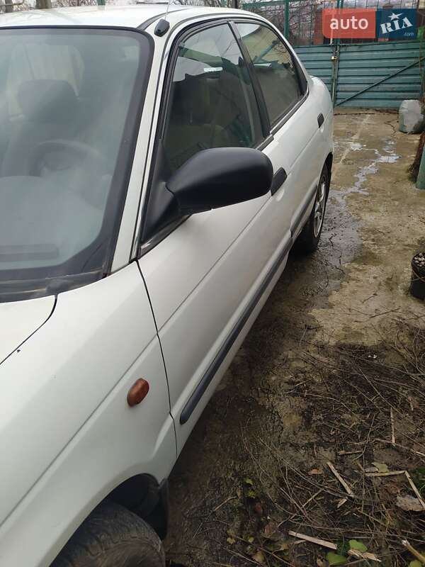 Седан Suzuki Baleno 1998 в Одессе