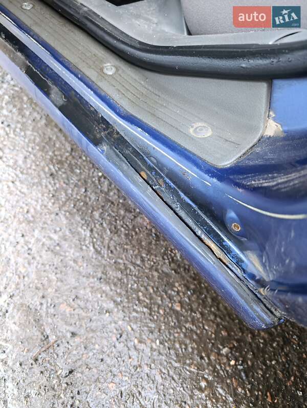 Седан Suzuki Baleno 1999 в Славянске