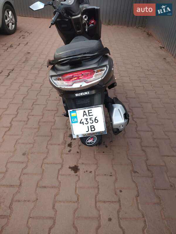 Макси-скутер Suzuki Burgman 125 2012 в Кривом Роге