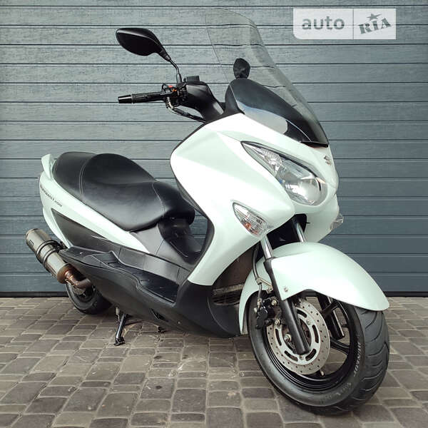 Макси-скутер Suzuki Burgman 200 2015 в Белой Церкви