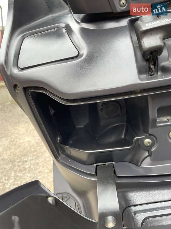 Макси-скутер Suzuki Burgman 400 2007 в Тернополе фото 10 Макси-скутер Suzuki Burgman 400 2007 в Тернополе