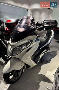 Макси-скутер Suzuki Burgman 400 2011 в Ровно