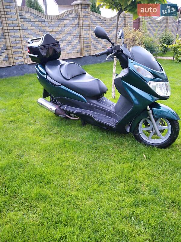 Максі-скутер Suzuki Burgman 2007 в Сарнах