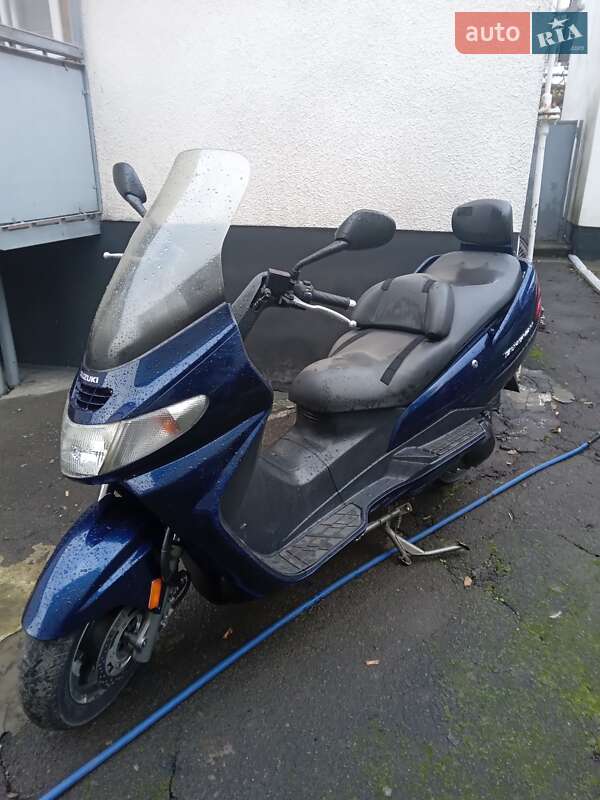 Максі-скутер Suzuki Burgman 2003 в Демидівці