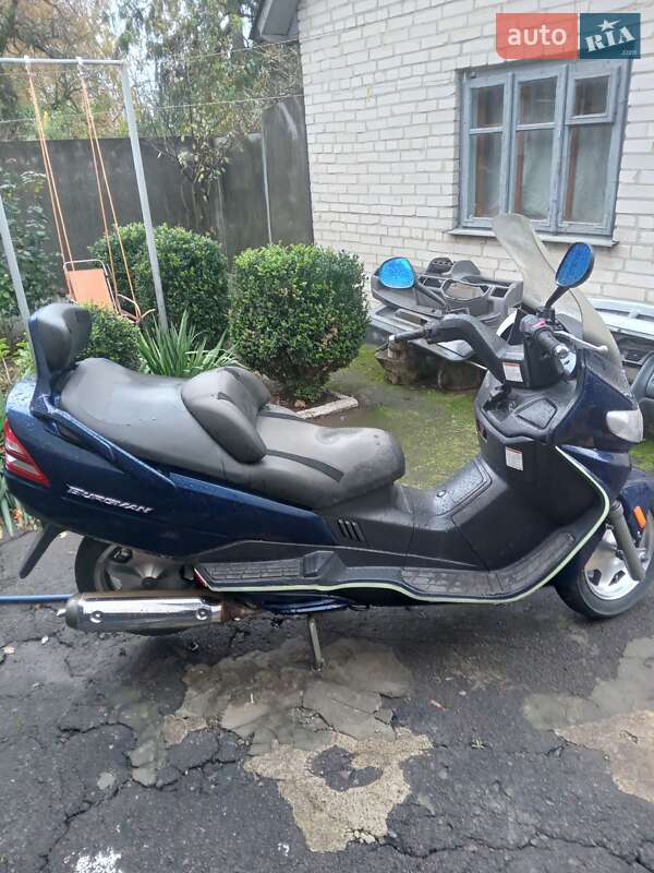 Максі-скутер Suzuki Burgman 2003 в Демидівці