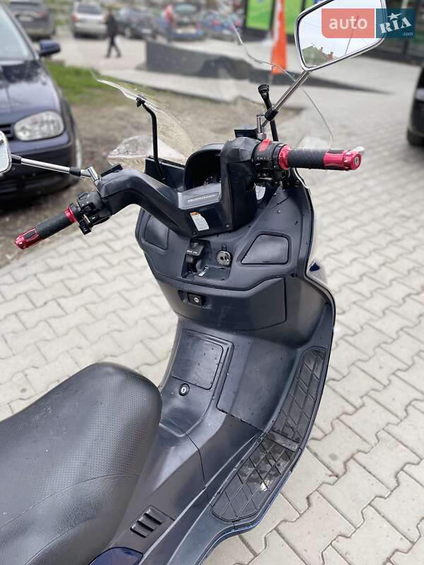 Макси-скутер Suzuki Burgman 2002 в Самборе