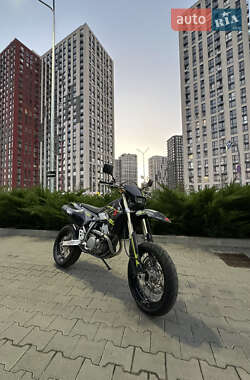Мотоцикл Супермото (Motard) Suzuki DR-Z 400SM 2008 в 