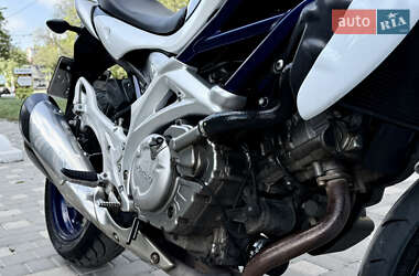 Мотоцикл Спорт-туризм Suzuki Gladius 400 2010 в 