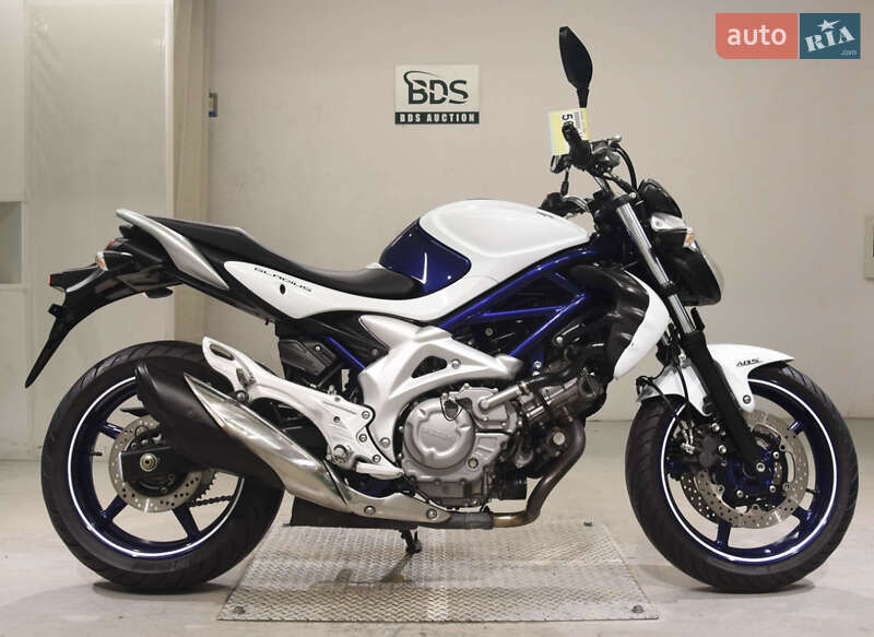 Suzuki Gladius 400 2010