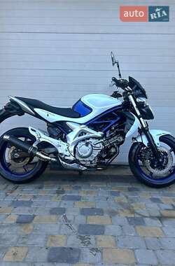 Мотоцикл Многоцелевой (All-round) Suzuki Gladius 400 2010 в 