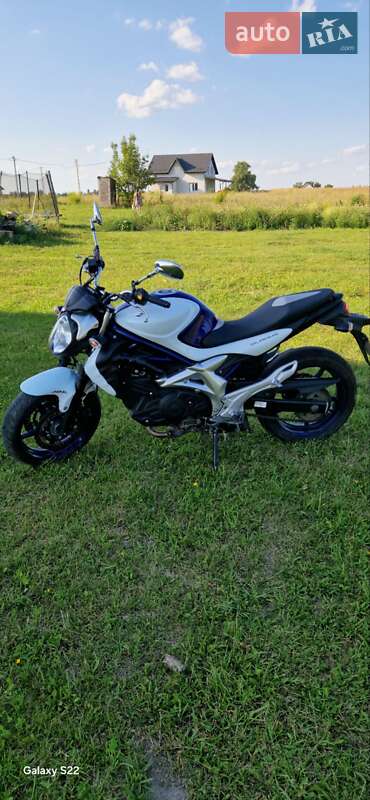 Мотоцикл Классік Suzuki Gladius 400 2010 в Шевченкове