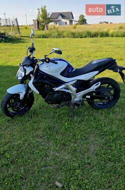 Мотоцикл Классик Suzuki Gladius 400 2010 в 