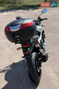 Мотоцикл Без обтекателей (Naked bike) Suzuki Gladius 400 2012 в 