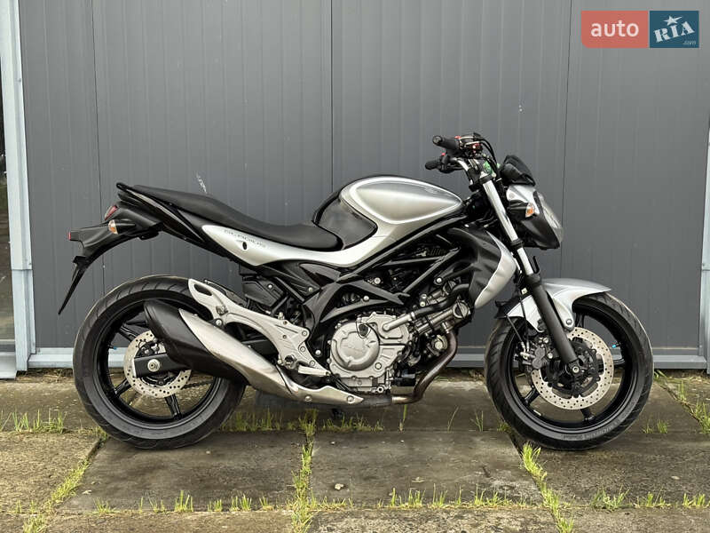 Мотоцикл Без обтекателей (Naked bike) Suzuki Gladius 400 2012 в Львове