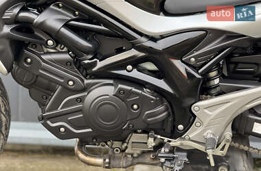 Мотоцикл Без обтекателей (Naked bike) Suzuki Gladius 400 2012 в 