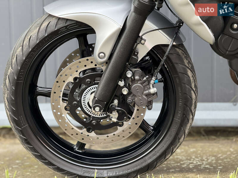 Мотоцикл Без обтекателей (Naked bike) Suzuki Gladius 400 2012 в Львове