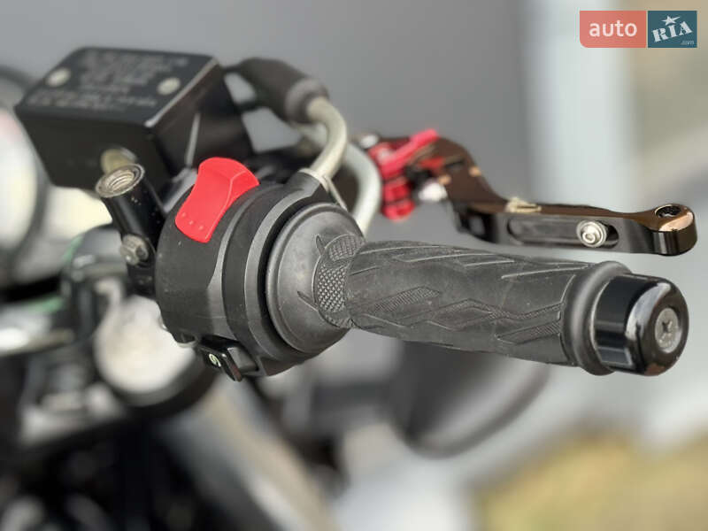 Мотоцикл Без обтекателей (Naked bike) Suzuki Gladius 400 2012 в Львове
