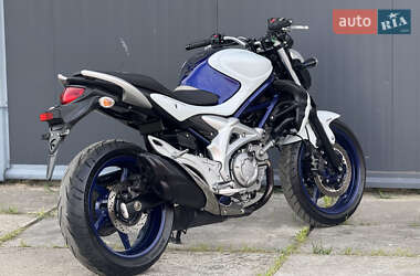 Мотоцикл Без обтекателей (Naked bike) Suzuki Gladius 400 2012 в 