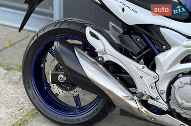 Мотоцикл Без обтекателей (Naked bike) Suzuki Gladius 400 2012 в 