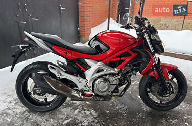 Мотоцикл Без обтекателей (Naked bike) Suzuki Gladius 400 2012 в Сновске