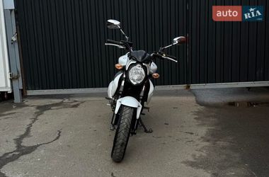 Спортбайк Suzuki Gladius 400 2012 в Рокитном