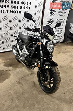 Мотоцикл Спорт-туризм Suzuki Gladius 650 2010 в Житомирі