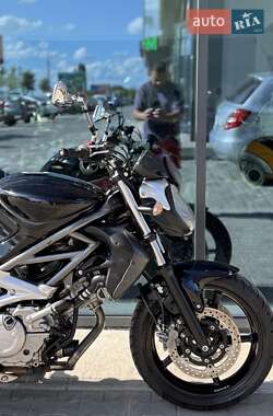 Мотоцикл Без обтекателей (Naked bike) Suzuki Gladius 650 2010 в 