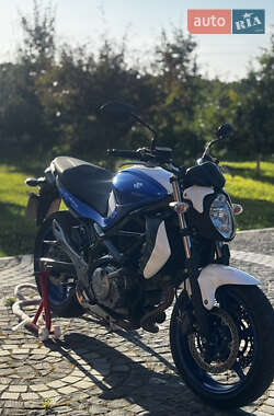 Мотоцикл Без обтекателей (Naked bike) Suzuki Gladius 650 2014 в 