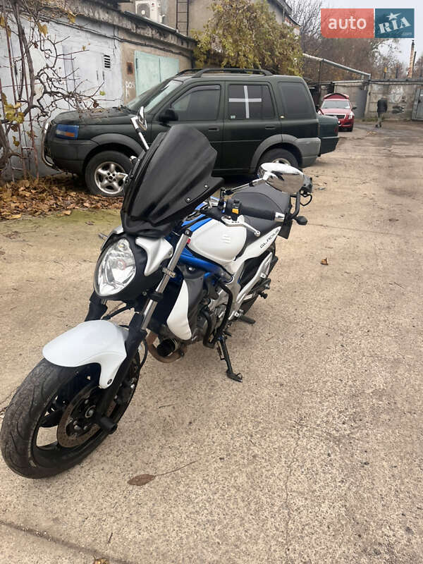 Мотоцикл Классик Suzuki Gladius 650 2009 в Южноукраинске фото 6 Мотоцикл Классик Suzuki Gladius 650 2009 в Южноукраинске