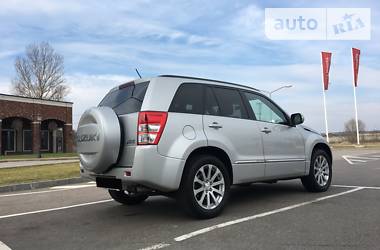 Позашляховик / Кросовер Suzuki Grand Vitara 2013 в 