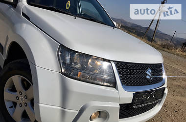 Позашляховик / Кросовер Suzuki Grand Vitara 2010 в 