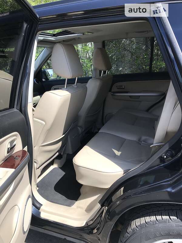Седан Suzuki Grand Vitara 2012 в Киеве