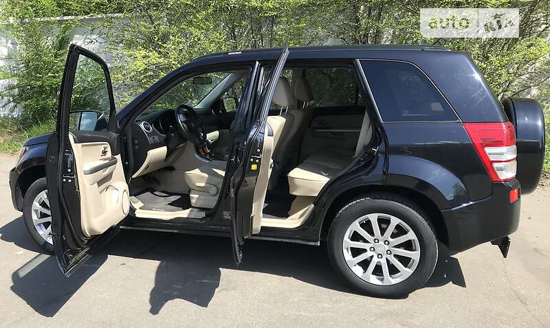 Седан Suzuki Grand Vitara 2012 в Киеве