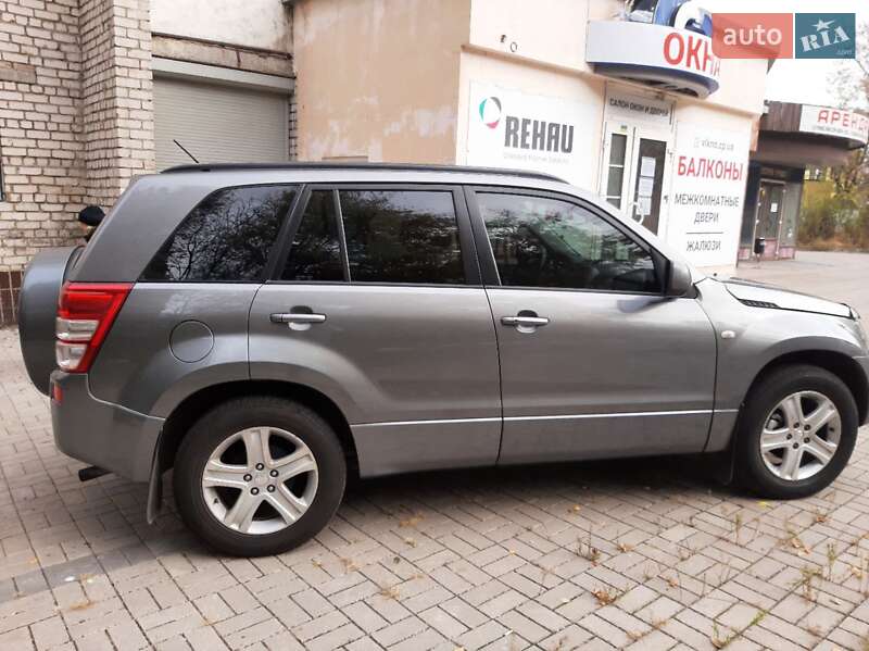 Позашляховик / Кросовер Suzuki Grand Vitara 2006 в Запоріжжі