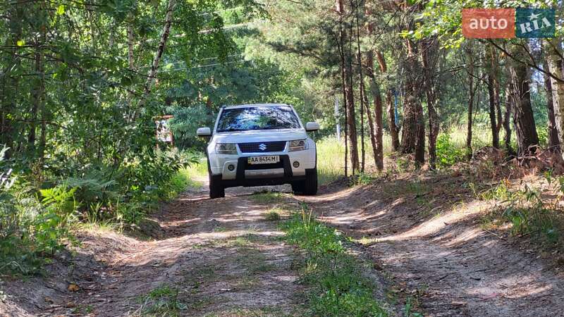 Внедорожник / Кроссовер Suzuki Grand Vitara 2012 в Киеве